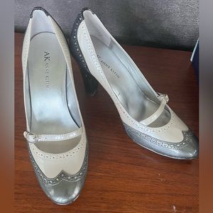 Anne Klein heels 7.5